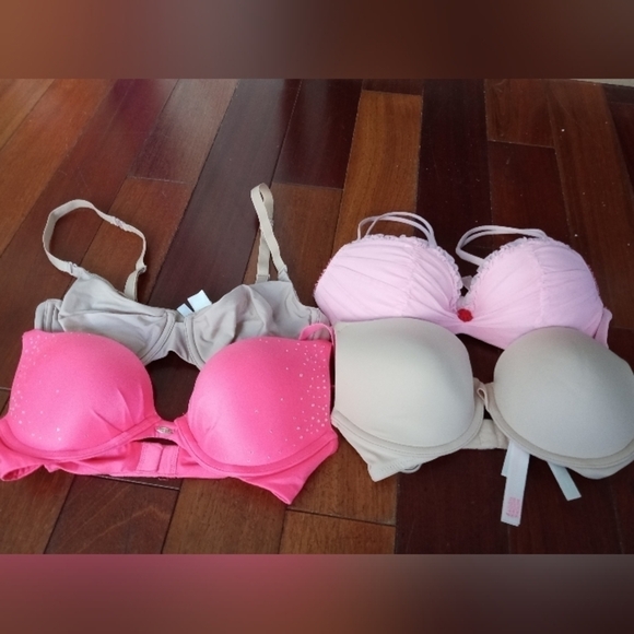 Victoria Secret & Simone Perele Bundel of 4 Nude & Pink Bras size 32C - Picture 1 of 15